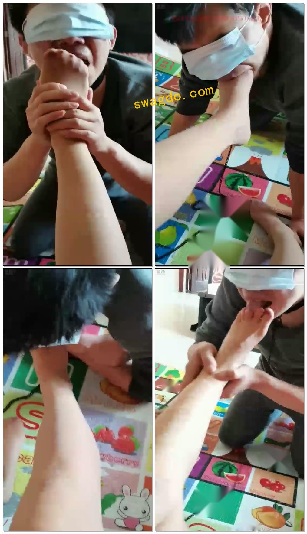 【林夕女王】疯狂舔丝袜裸足,磕头跪拜【8分钟】【标清】 【林夕女王】疯狂舔丝袜裸足,磕头跪拜【8分钟】【标清】