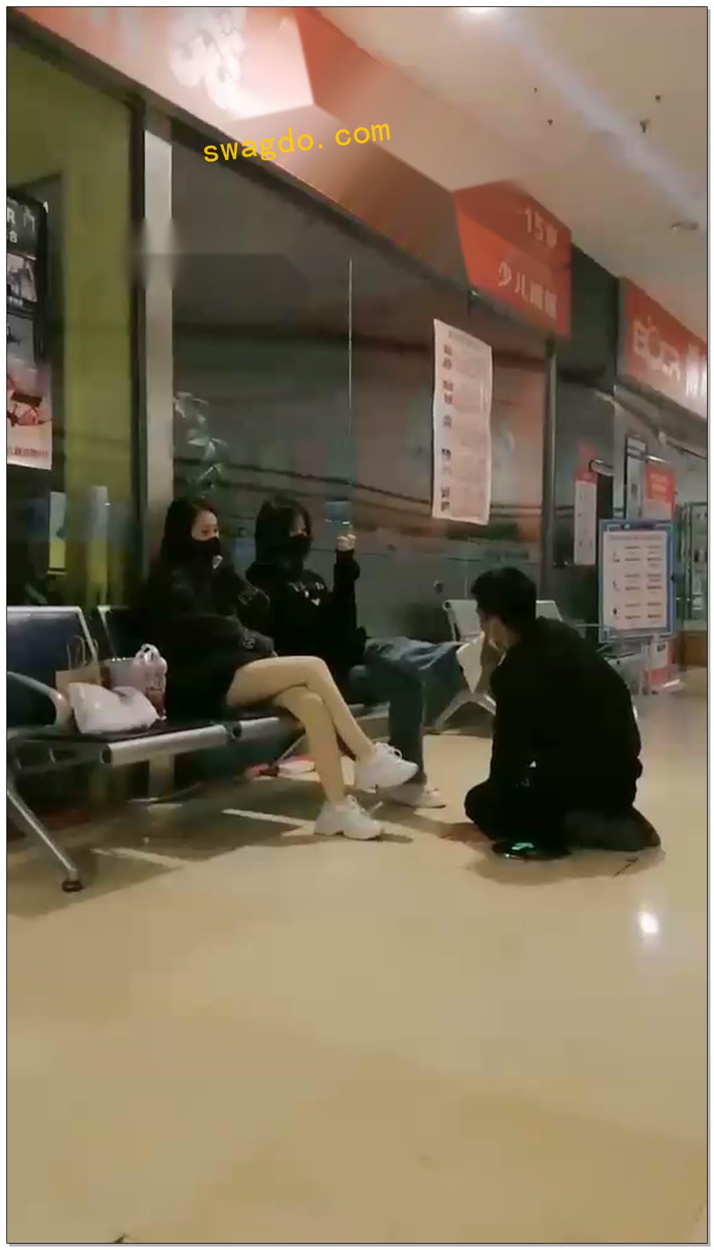 【傲柔】商场中的调教,狗子向路人跪求食物【36分钟】
