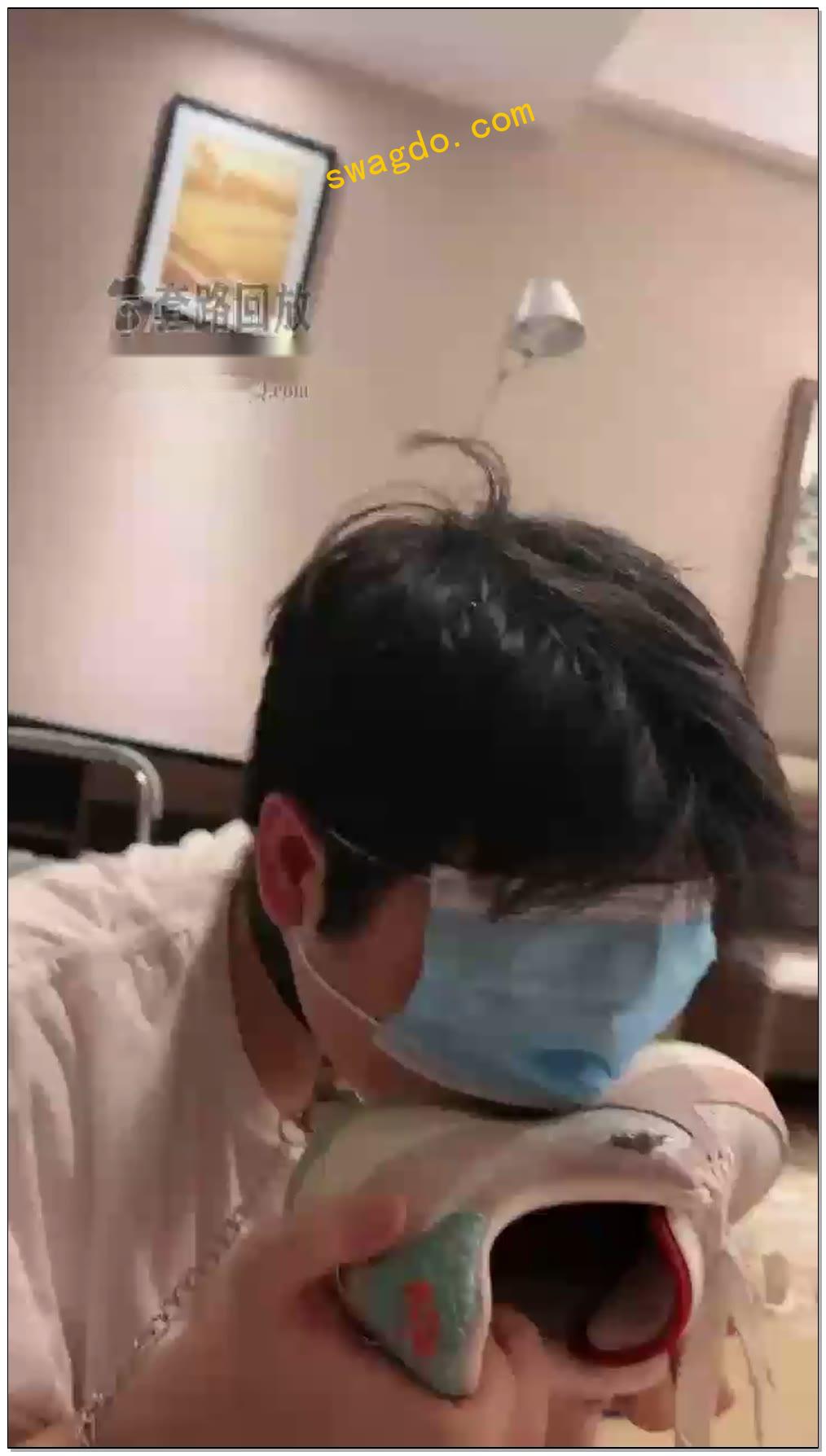 【橘子没熟s】暴力玩狗,全体重踩踏,清理鞋底【14分钟】