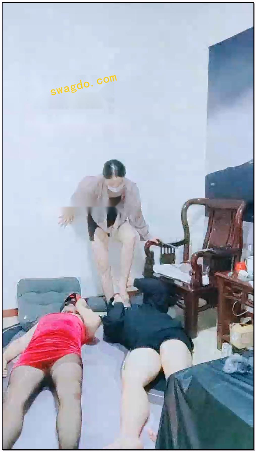 【馨然S】跳舞后大晚上两条家奴伺候我【28分钟】