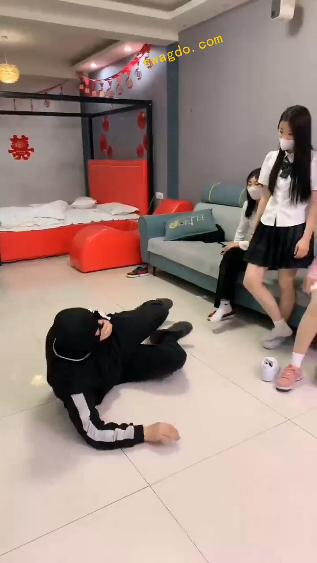 【精神小妹】踹头超暴力【30分钟】