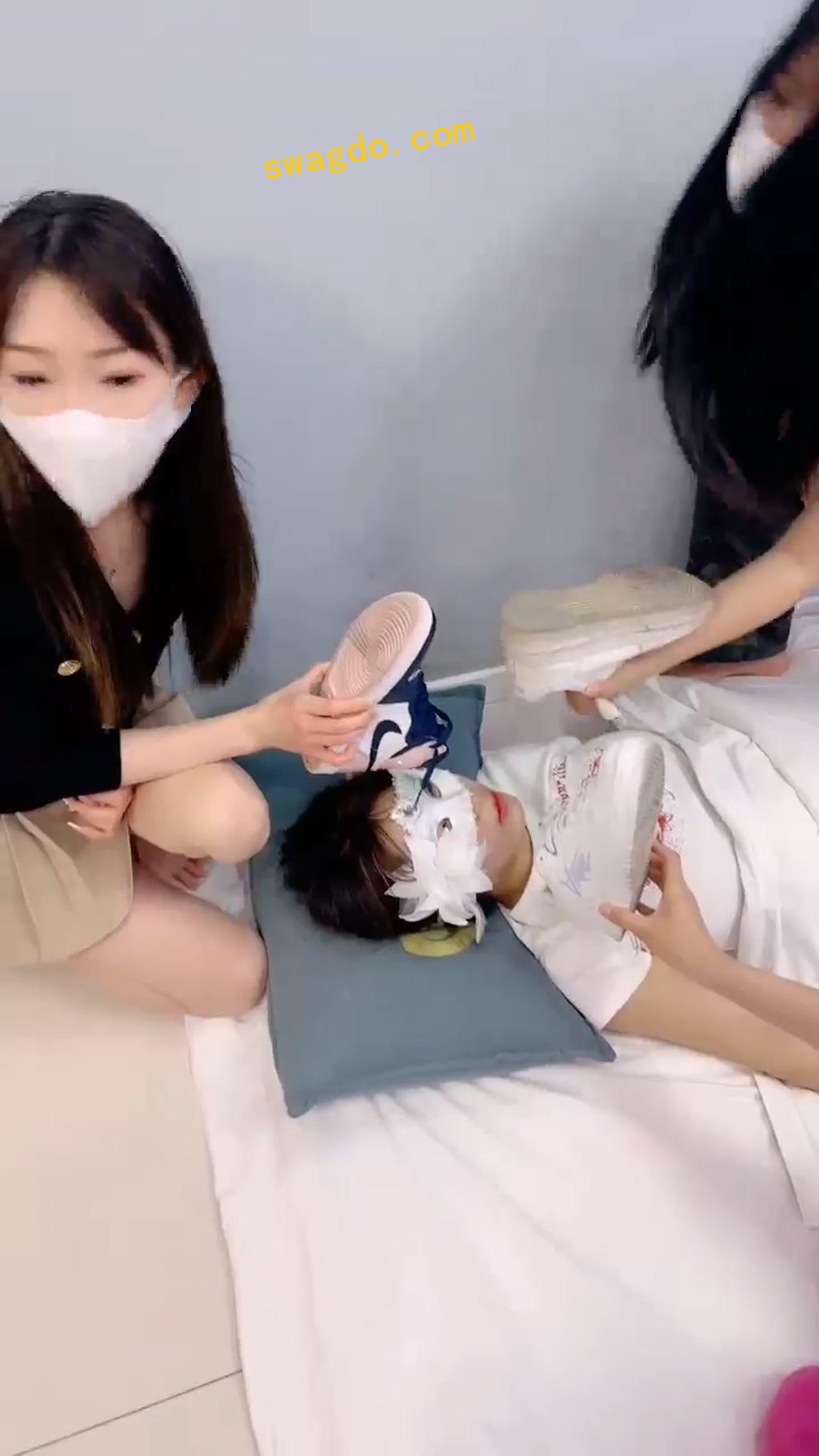 【精神小妹】三个素人调教女奴【41分钟】