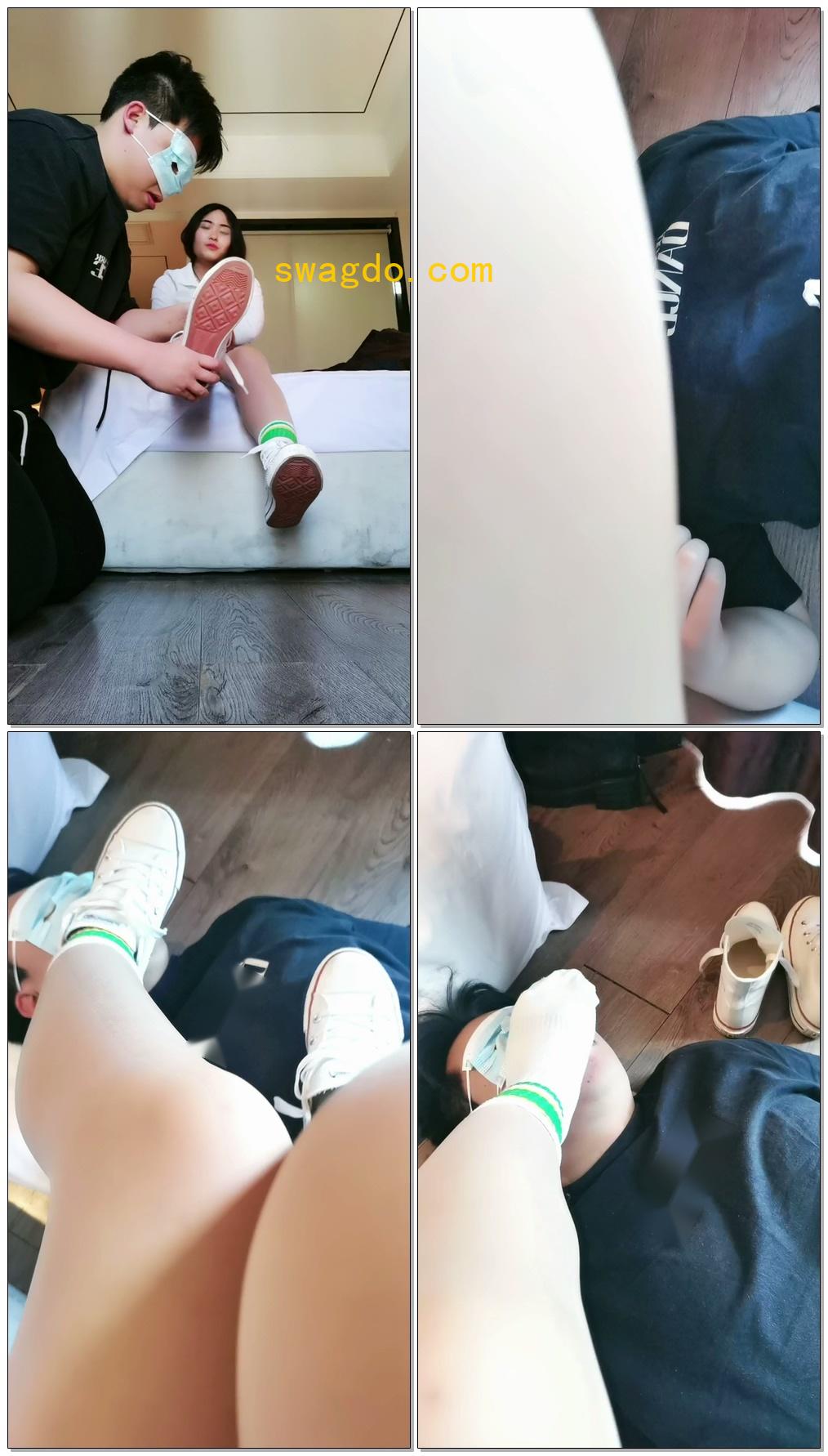 【晓安公全】帆布鞋内白袜全体重脚不离地踩踏【36分钟】 【晓安公全】帆布鞋内白袜全体重脚不离地踩踏【36分钟】