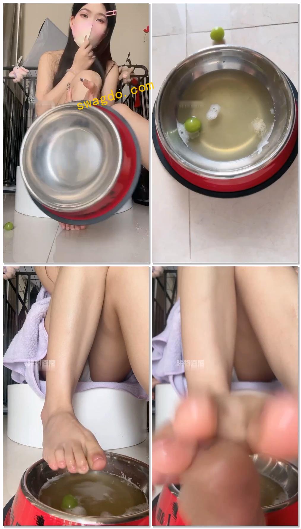 【幂幂大女王】第一视角圣水尿狗盆喂食【37分钟】 【幂幂大女王】第一视角圣水尿狗盆喂食【37分钟】