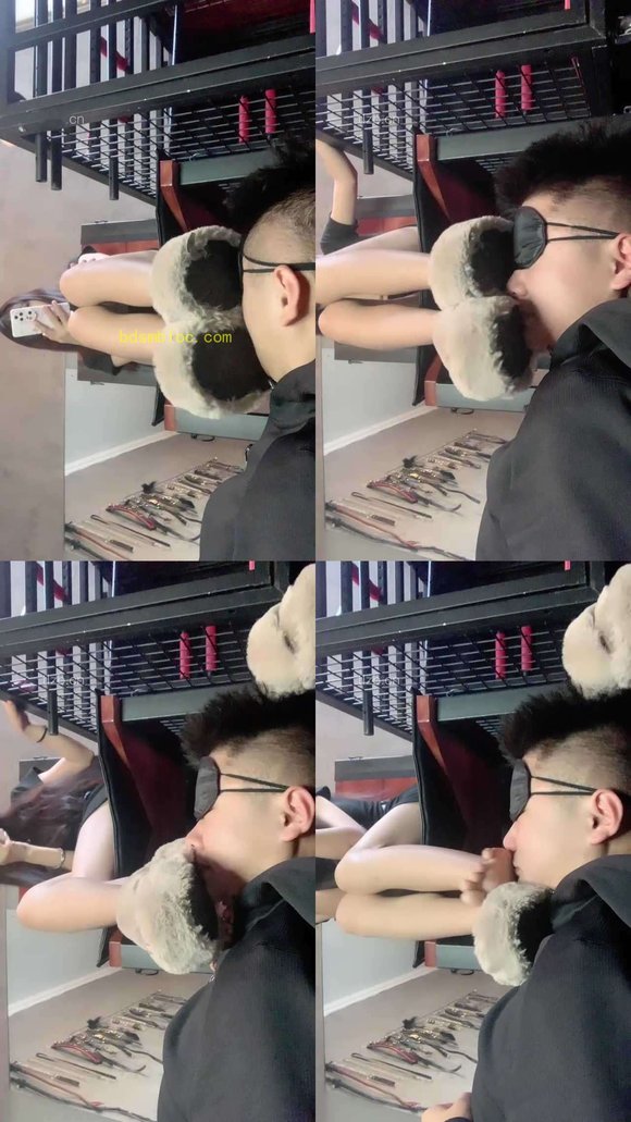 【苏西】脏毛拖鞋蹂躏狗脸