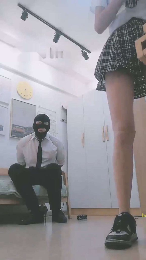 【美娜格格】踢碎校长的狗蛋