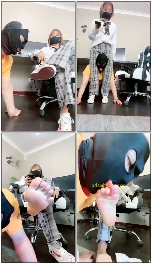 【美离子】调教逃课网吧被老师抓从学生到狗的蜕变,闻舔皮底鞋，彩头，钻跨，耳光深喉