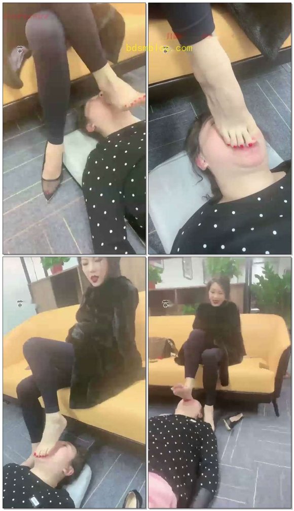 【歌迪丝】骚女奴三婶舔美脚深喉