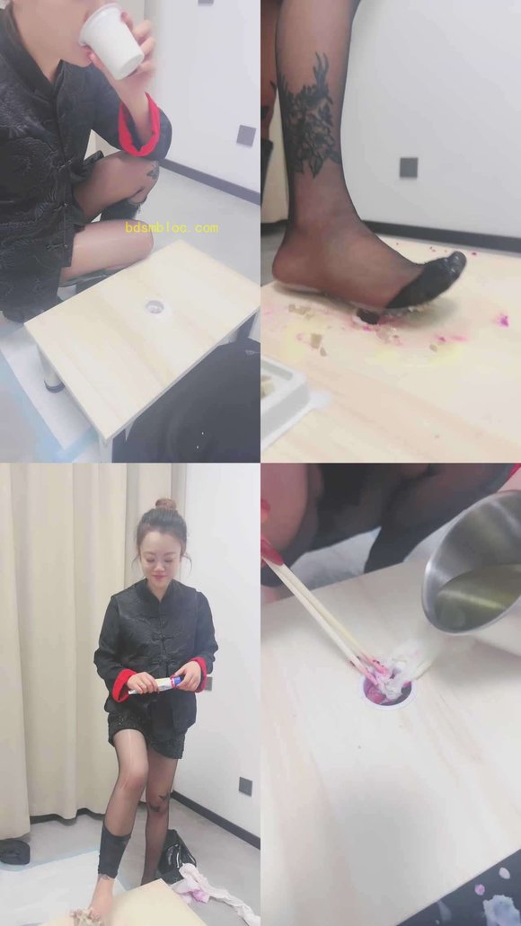 【逗逗】重口！长靴踩踏/口喂牛奶咀嚼物/圣水