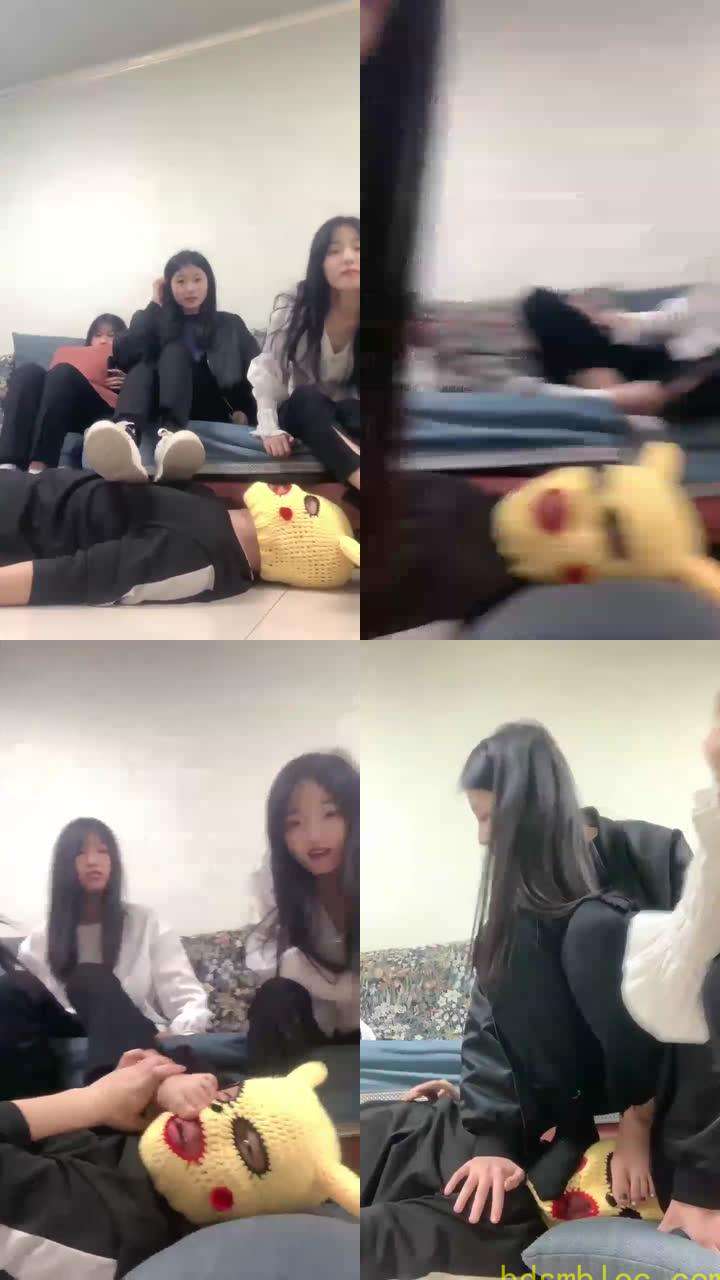 【与精神小妹的那些事】口水加舔裸足