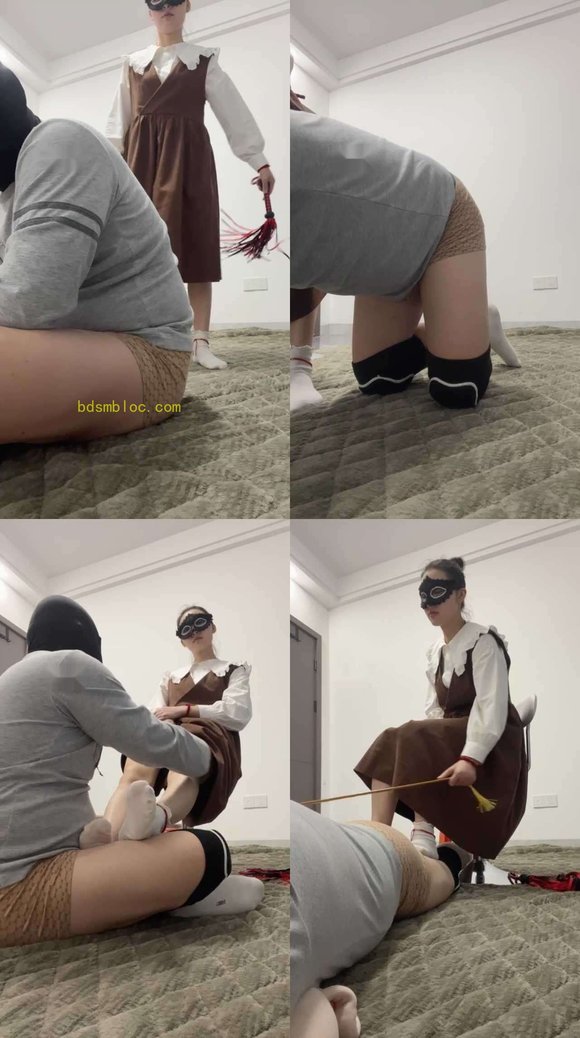 【姗姗】戒尺鞭打sp/白袜脚踩地毯