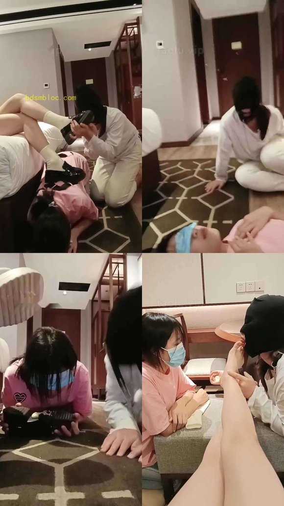 【爱可呀】双学姐争抢当狗伺候-闻舔鞋袜/骑马钻胯【完整版】