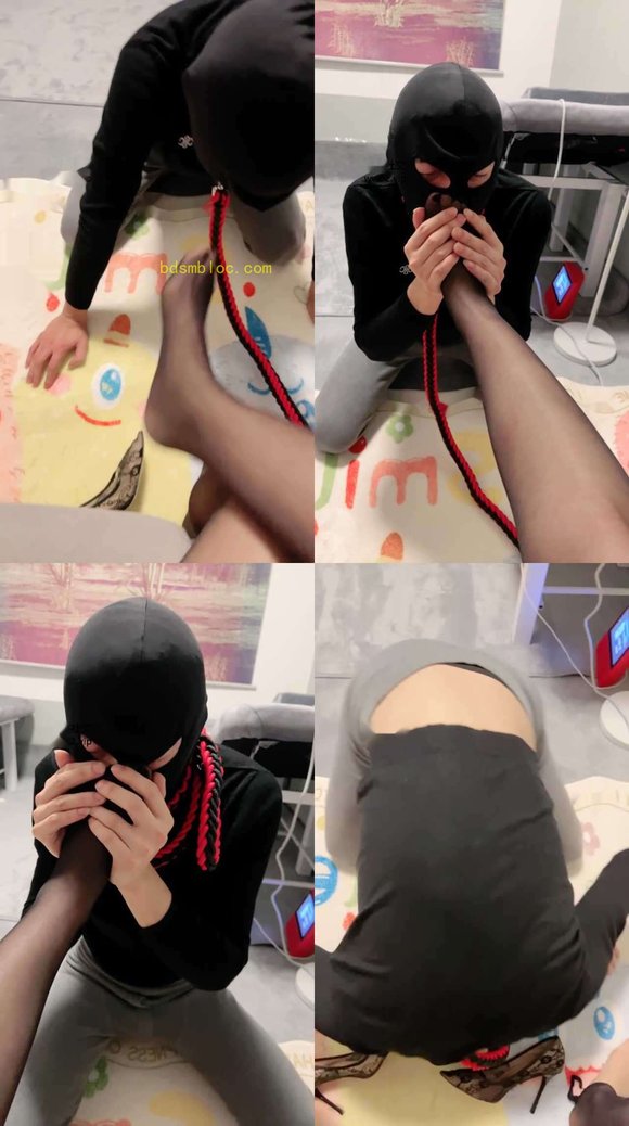 【林夕小姐姐】黑丝裸足恋足狂舔