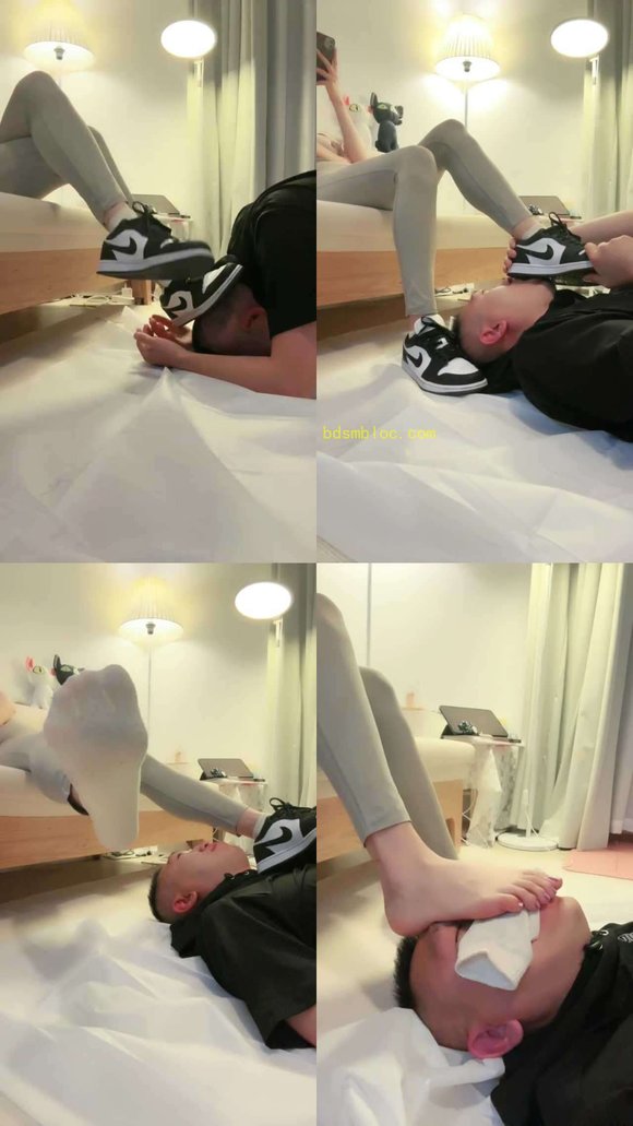 【苒溪】耐克鞋白棉袜踩继父