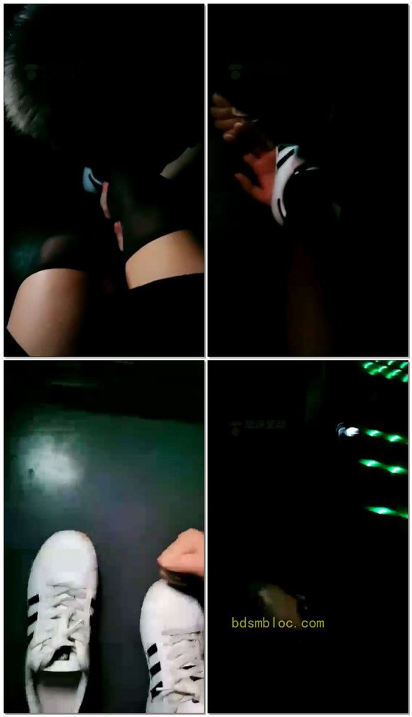 【唯舞S】户外篇之电影院脚底下舔小白鞋黑丝脚