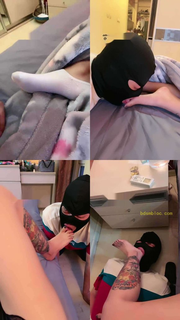 【初见】偷偷舔主人脚的下场