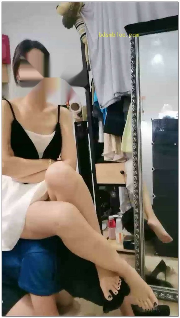 【深圳福田夏芙】踩踏骑马舔脚虐乳