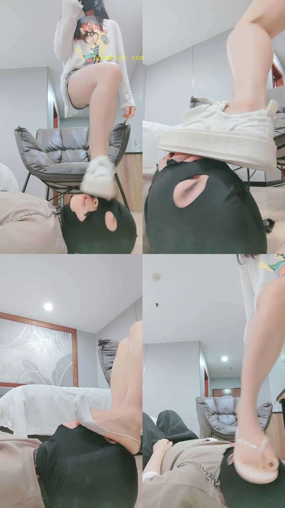 【妮蔻】小白鞋原味船袜辱/人字拖抽狗/脏鞋臭脚踩踏