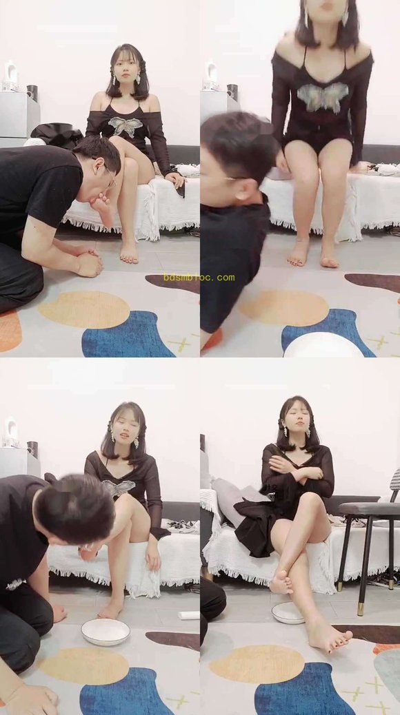 【梦中女王】脚下喂食/玉足深喉插吐