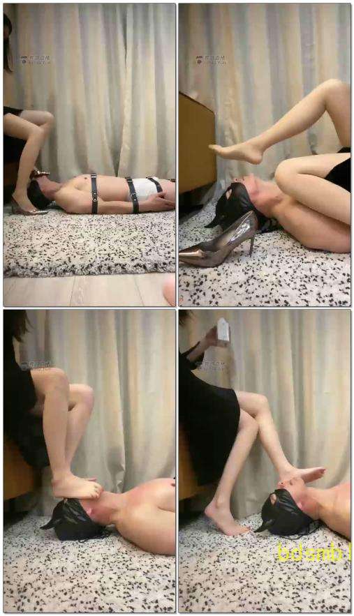 【桑爷S】家奴脚垫，重踩，舔脚底板，喂脚上酸奶