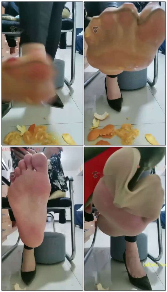 【刘小欠】短丝裸足踩橙子羞辱