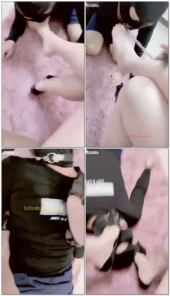 【一品阁女主】给主人舔脚，主人狠狠踩脸