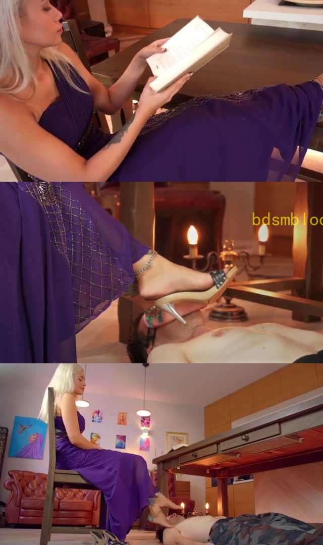 【欧美女王】Khaleesi公主的脏脚清洗器！用仆人的脸当脚垫！舔干净脚底！