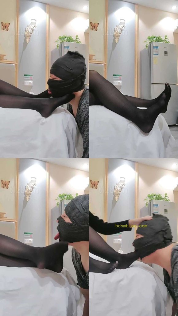 【蓝蓝大S】黑丝原味脚恋足舔