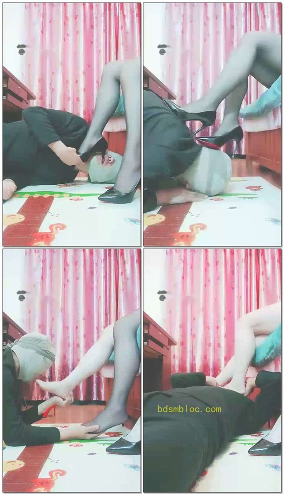 【红丽S】虐贱狗，深喉，踩贱狗舌头