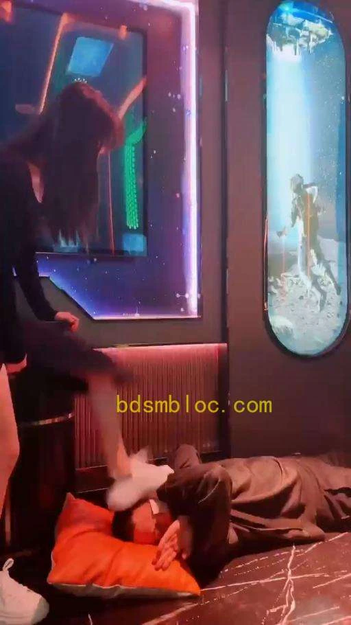 【与精神小妹的那些事】双S歌厅里调教