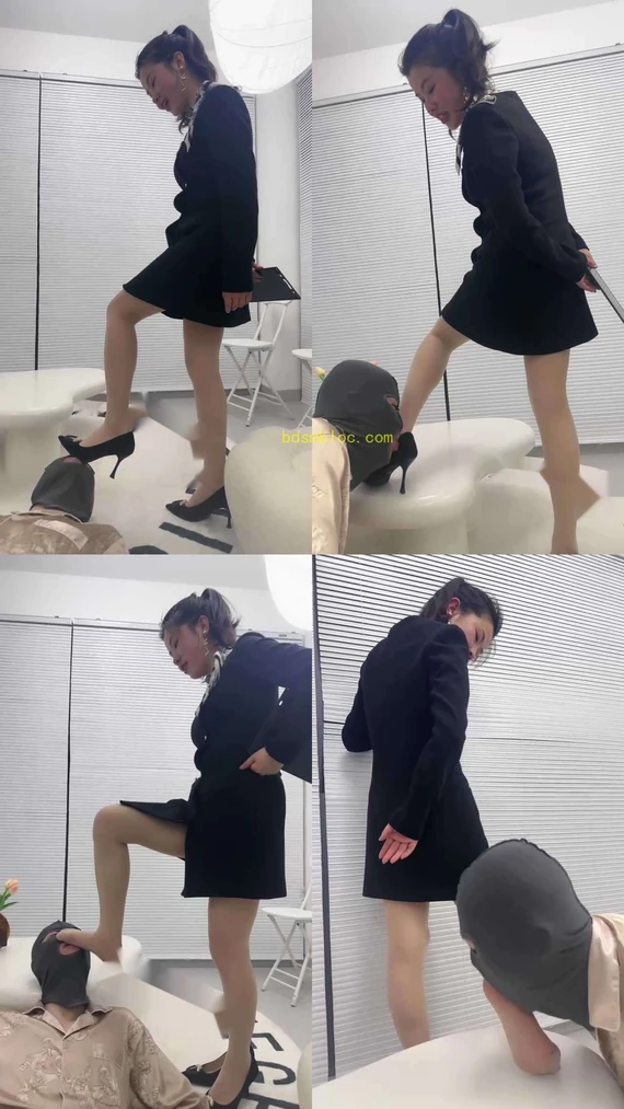 【狗哥】银行白领高跟踩狗舌-原味肉丝脚捂狗
