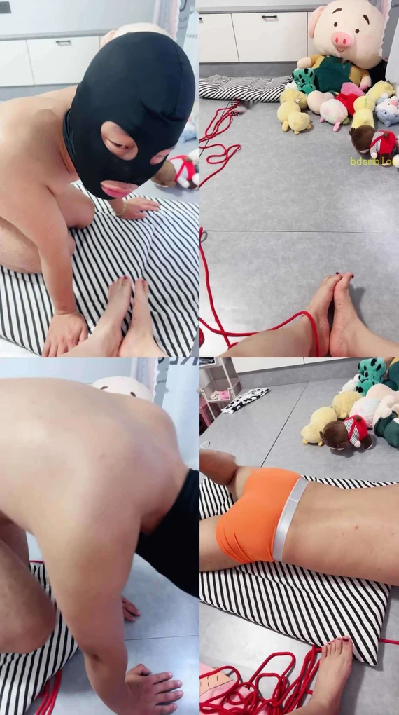 【恩恩】舔圣水/绳子当狗链/玉足踩虐