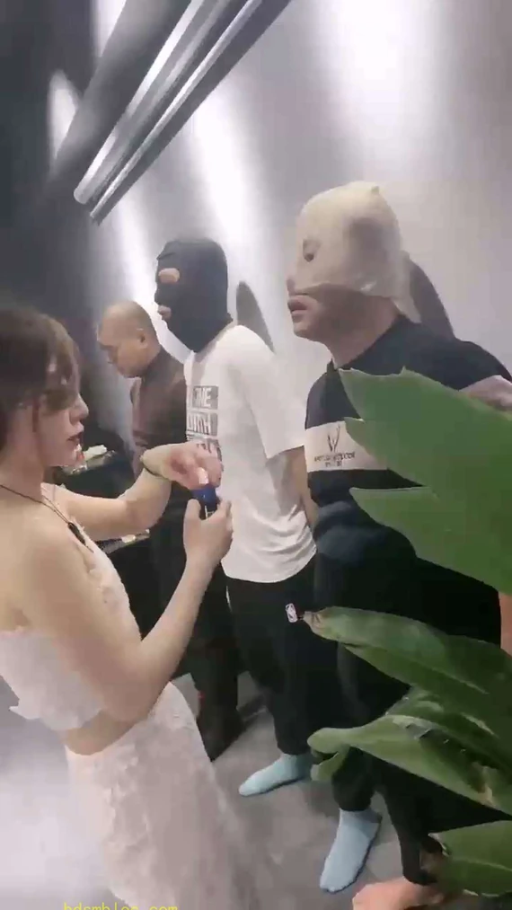 【领主老大】走几个奴隶组成的阶梯