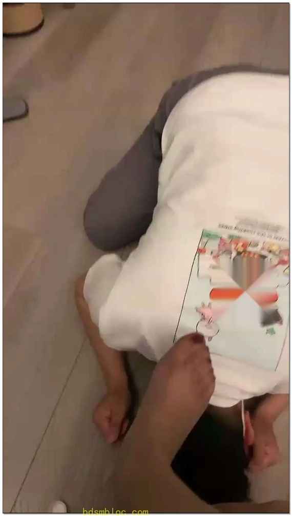 【不知名美女】调教个新人，虐乳舔脚喂食