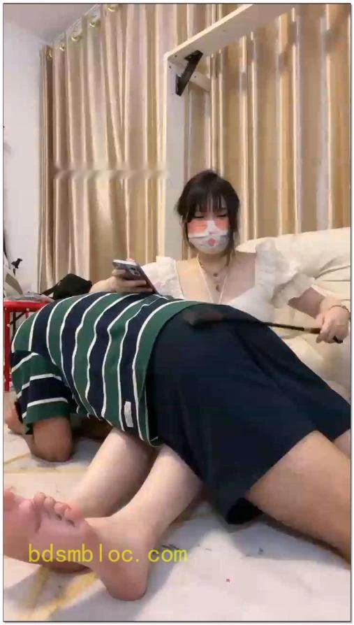 【木秋夜深了】坏姐姐欺负贱货笑得太开心