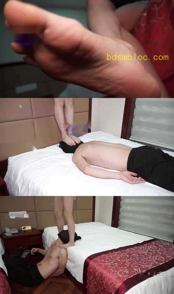 【黑丝诱惑】院校细巧娇小型美女的初次踩踏