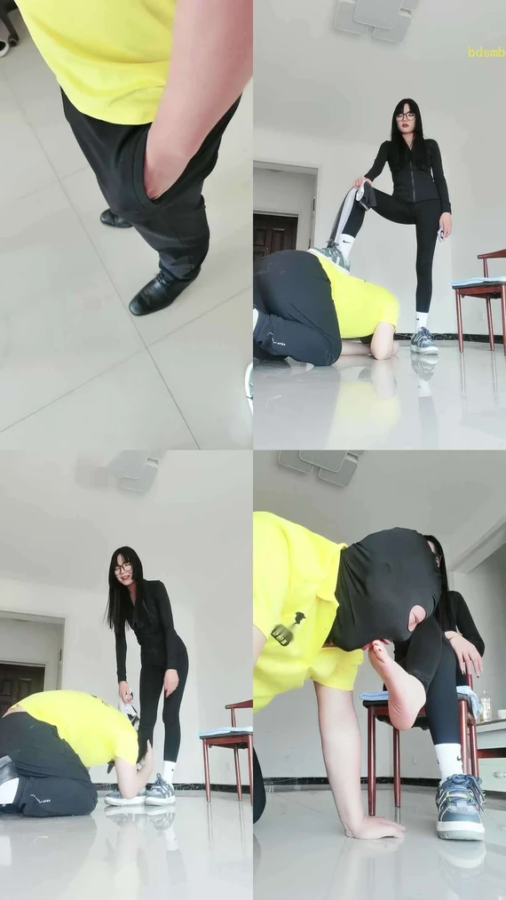 【皮皮SS】瑜伽服暴揍外卖偷丝袜贼