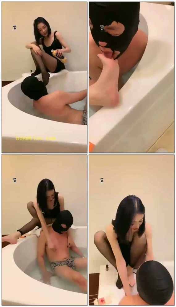 【维依S】浴室玩狗黑丝足虐