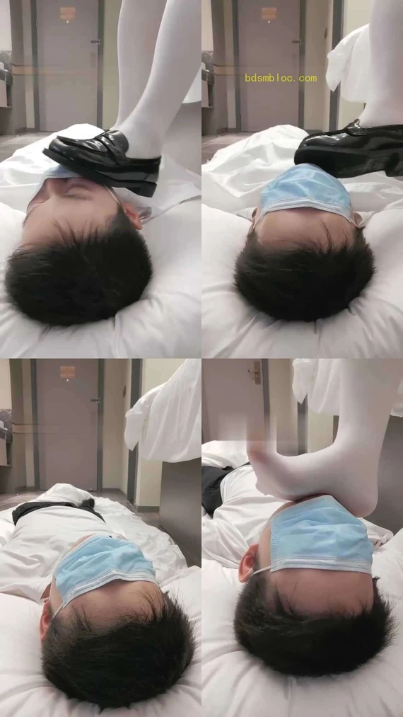【柠檬大大】皮鞋原味白丝踩奶狗