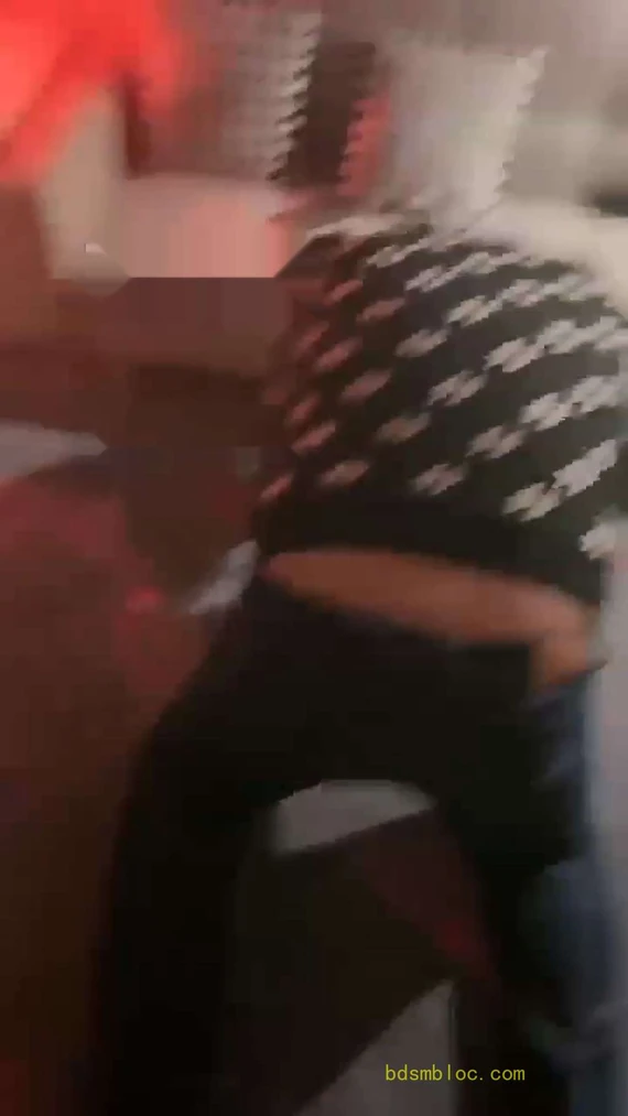 【妖妖】踢裆深喉