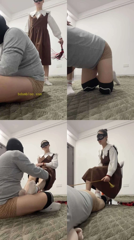 【姗姗】戒尺鞭打sp/白袜脚踩地毯