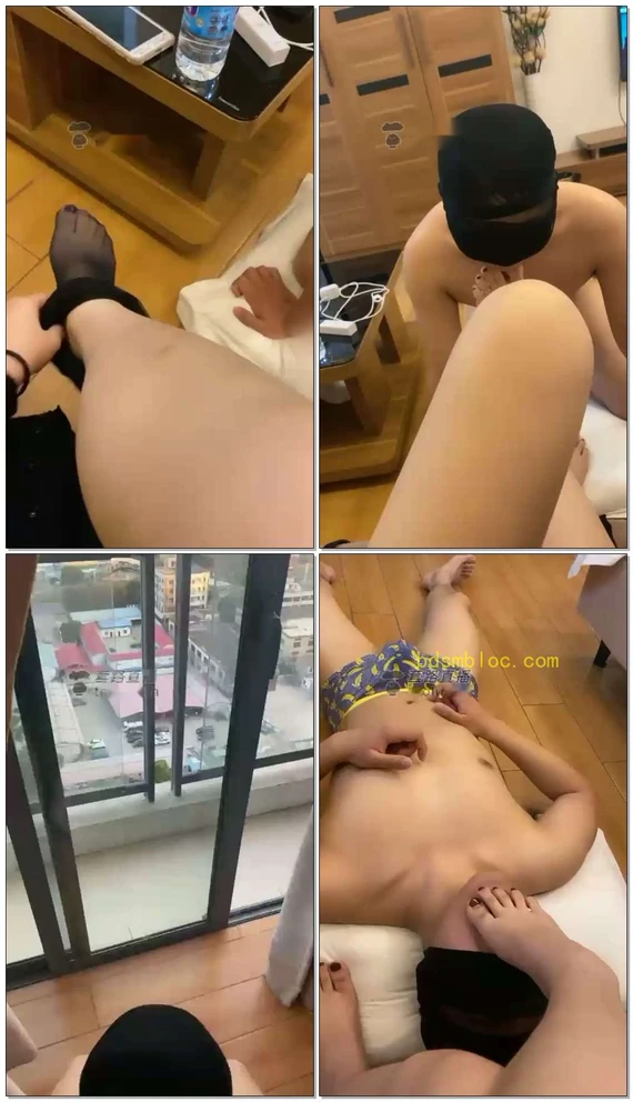 【弯弯小阿姨】趁着主人不注意偷偷舔脚