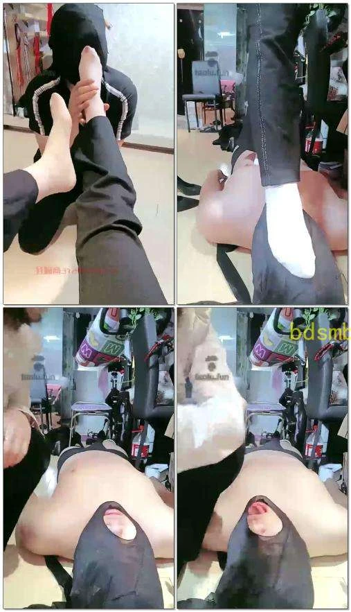 【林夕女王】老师惩罚学生，用戒尺打，高跟白袜丝袜各种踩羞辱