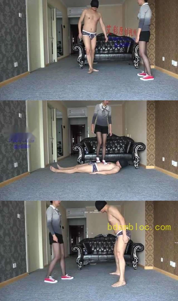 【小妮女主】173美眉黑丝帆布鞋踢裆+随意踩踏