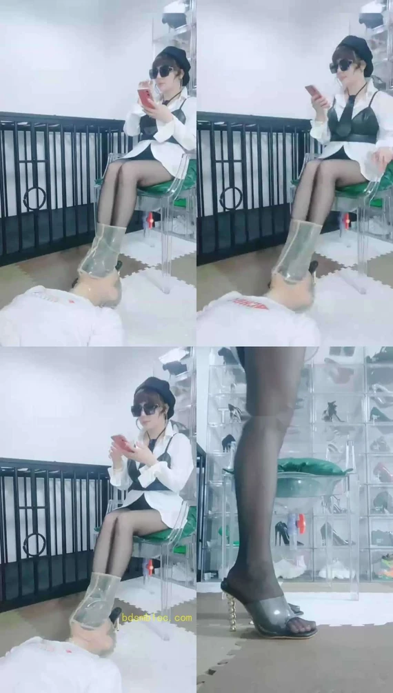 【唱娘s】强制闻臭脚