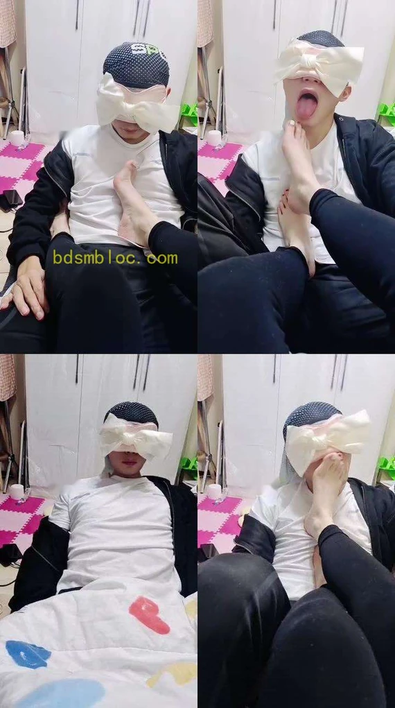 【小苮】仔细品尝主人的酸臭脚丫
