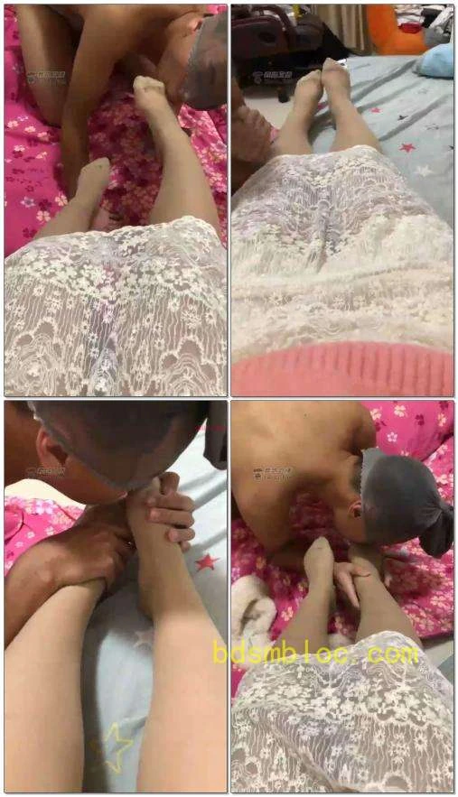 【曼主】男友奴舔脚，首播调男友