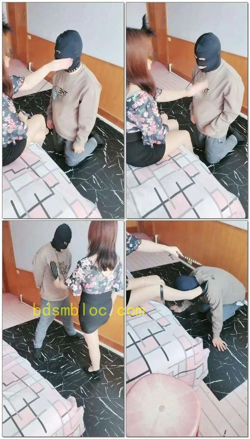【小叶女S】耳光500舔高跟鞋手铐踢裆100下高跟鞋踩乳遛狗