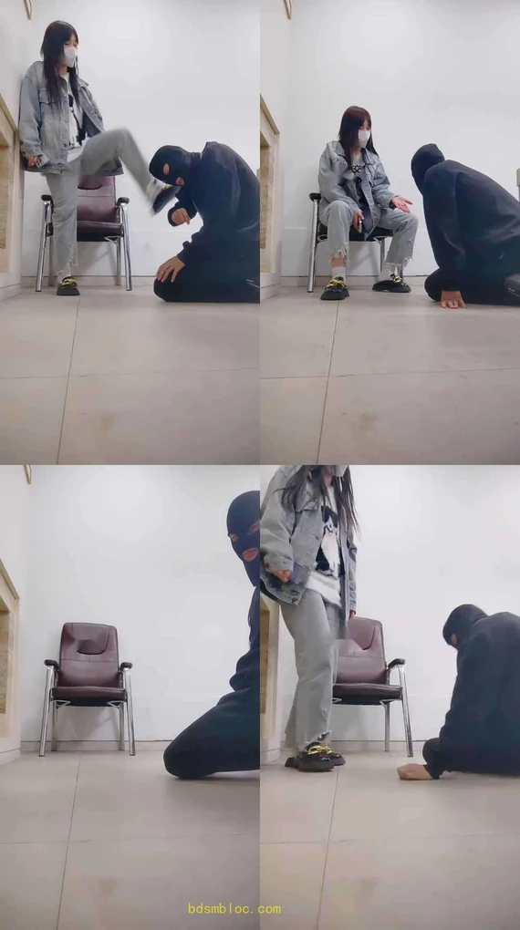 【女生也能很暴力】学生主皮鞋白袜暴力踢踹