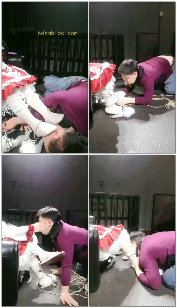 【豆儿大人】捧着萝莉白丝脚闻舔，扇耳光，踹狗头